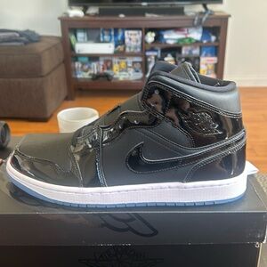 Jordan 1 Mid SE “Space Jam” Men’s Size 11